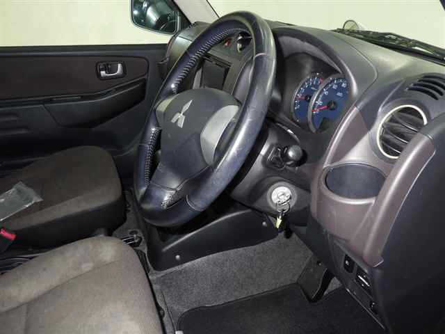 MITSUBISHI PAJERO MINI