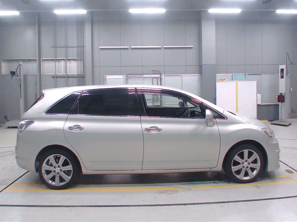 TOYOTA MARK X ZIO