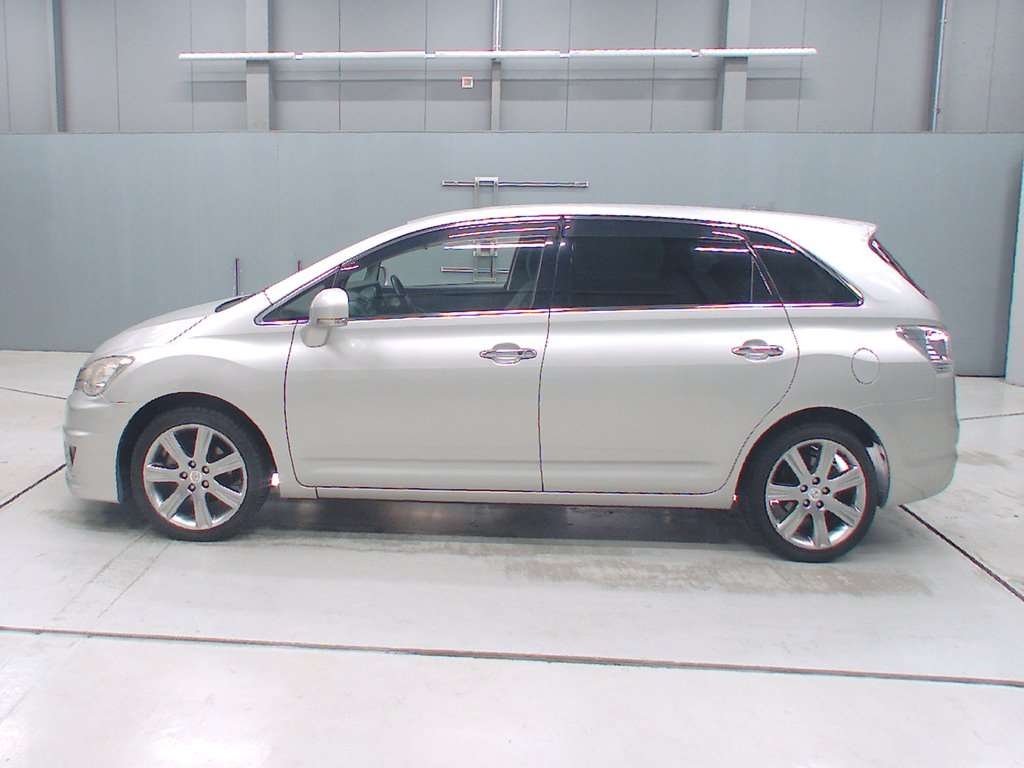 TOYOTA MARK X ZIO