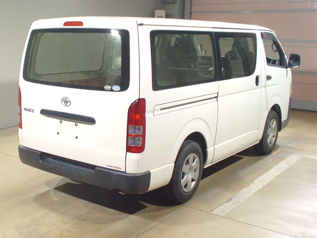 TOYOTA REGIUS ACE