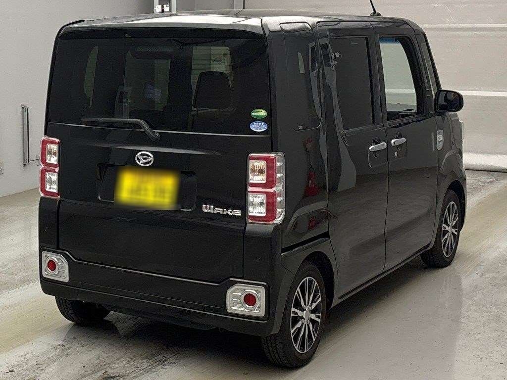 DAIHATSU WAKE