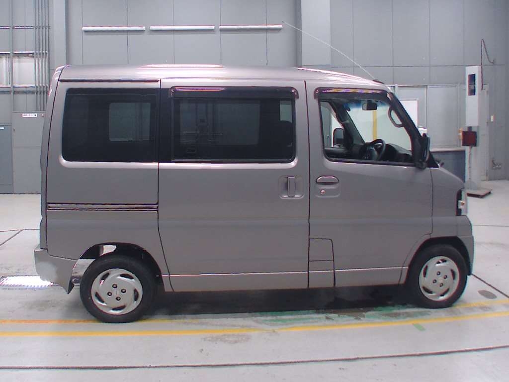 NISSAN CLIPPER