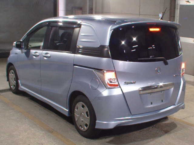 HONDA FREED SPIKE