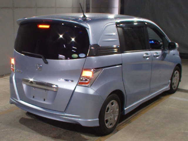 HONDA FREED SPIKE