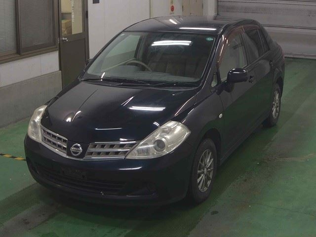 NISSAN TIIDA LATIO