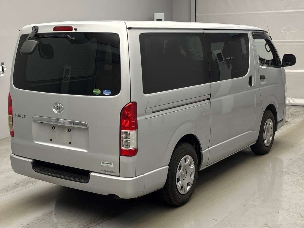 TOYOTA REGIUS ACE