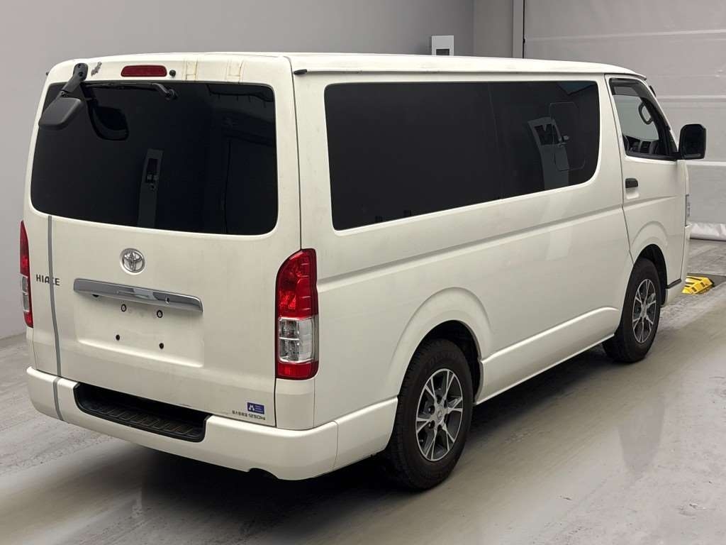TOYOTA REGIUS ACE