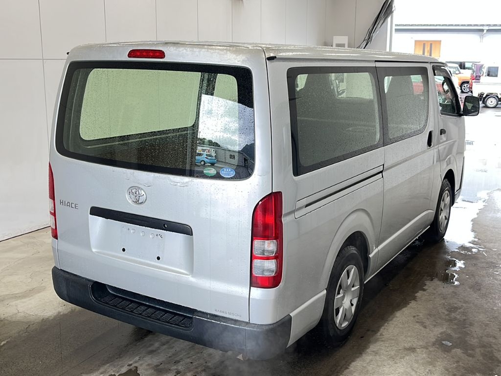 TOYOTA REGIUS ACE