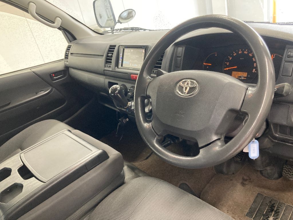 TOYOTA REGIUS ACE