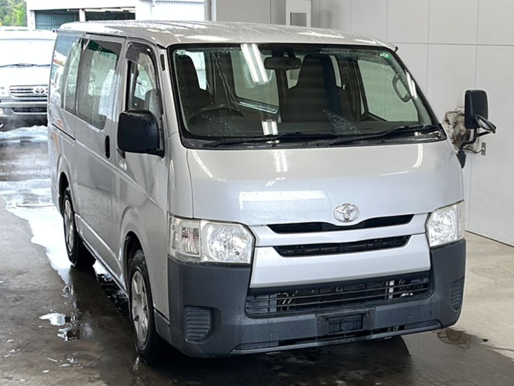 TOYOTA REGIUS ACE