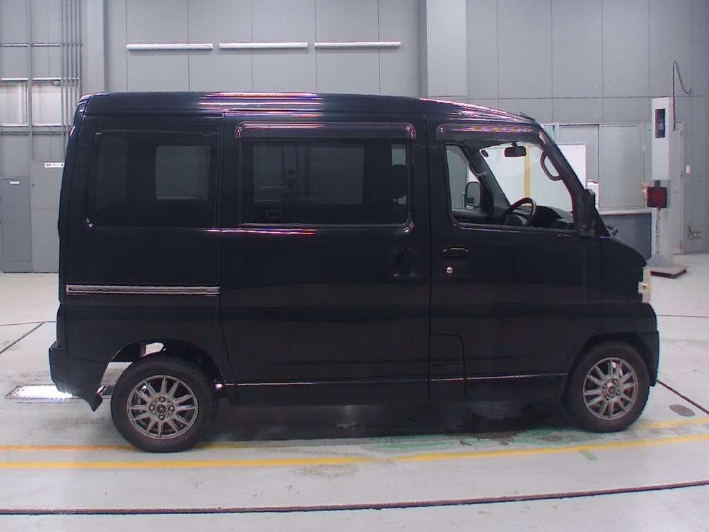 NISSAN CLIPPER