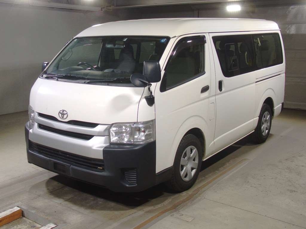 TOYOTA HIACE