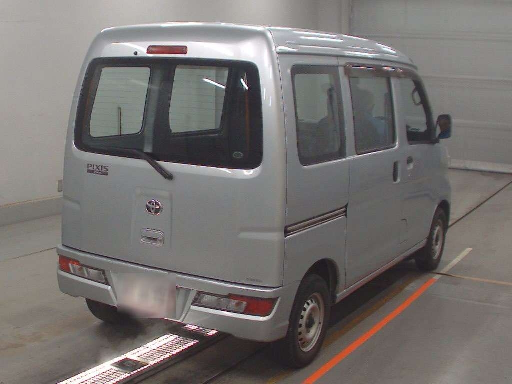 TOYOTA PIXIS VAN
