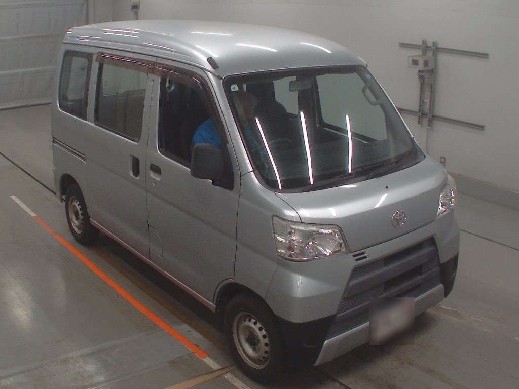 TOYOTA PIXIS VAN
