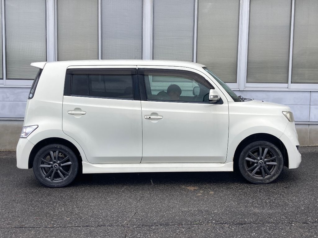TOYOTA BB