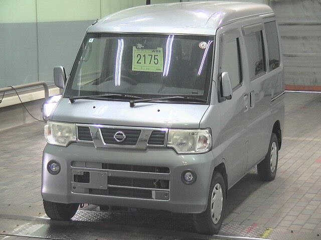 NISSAN NV100 CLIPPER