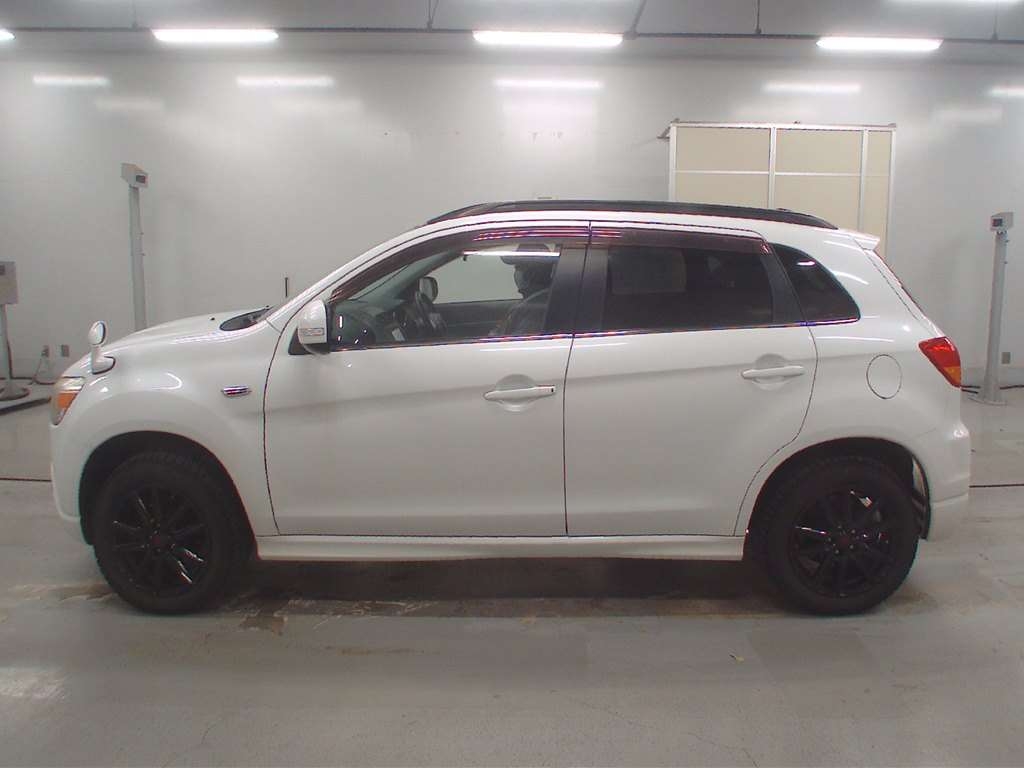 MITSUBISHI RVR