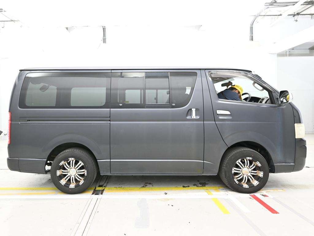 TOYOTA REGIUS ACE