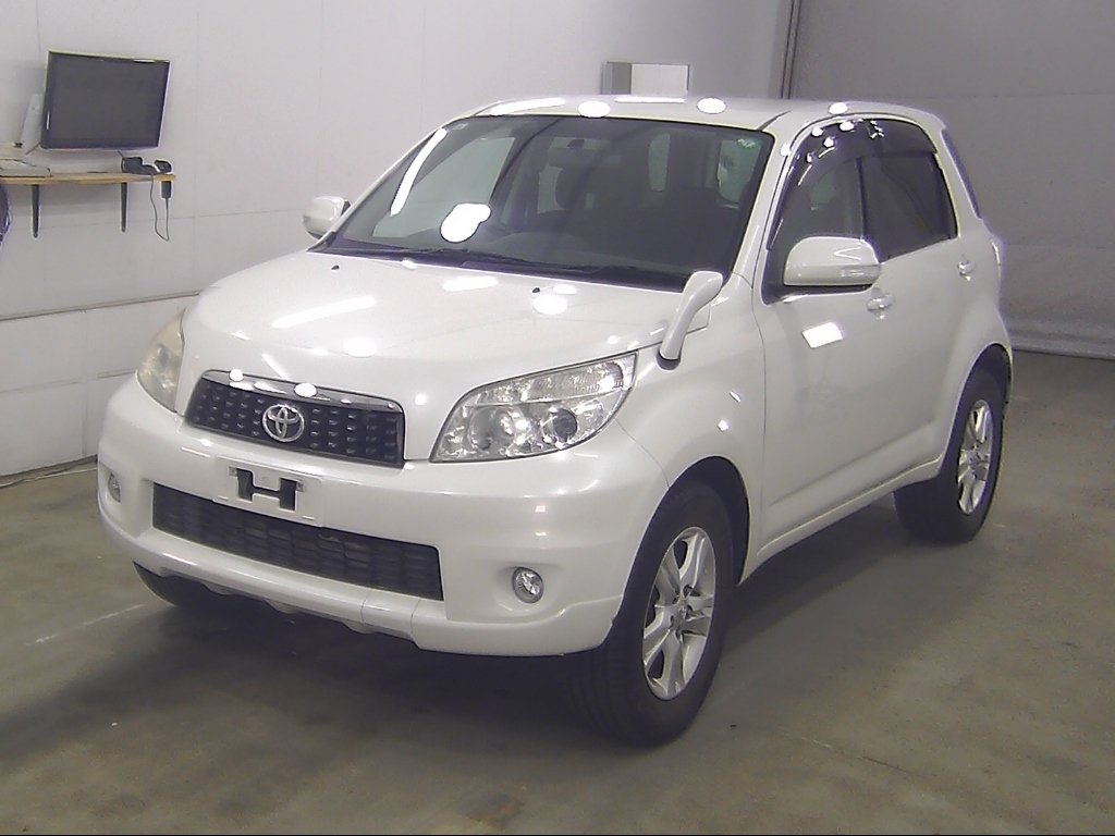 TOYOTA RUSH