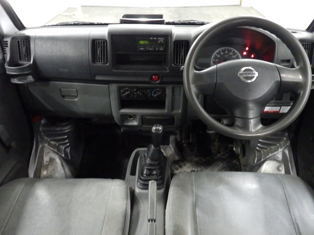 NISSAN NV100 CLIPPER