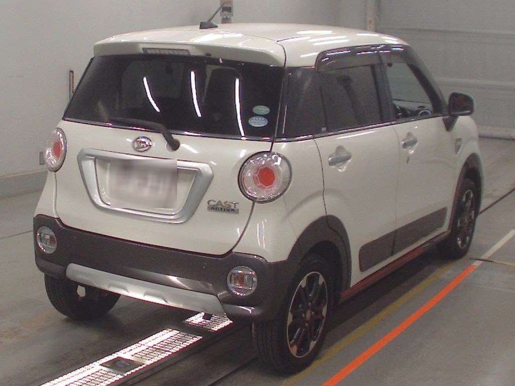 DAIHATSU CAST