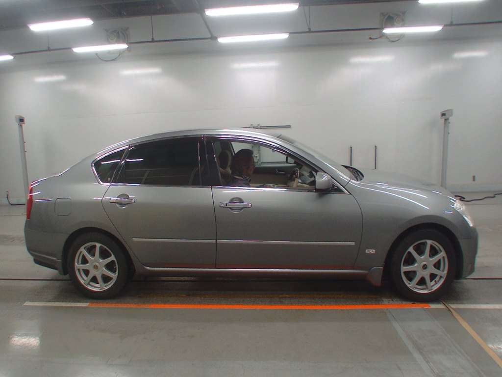 NISSAN FUGA