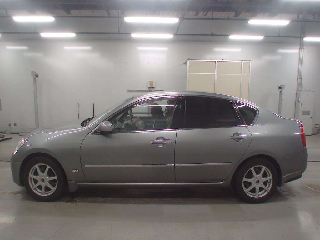 NISSAN FUGA