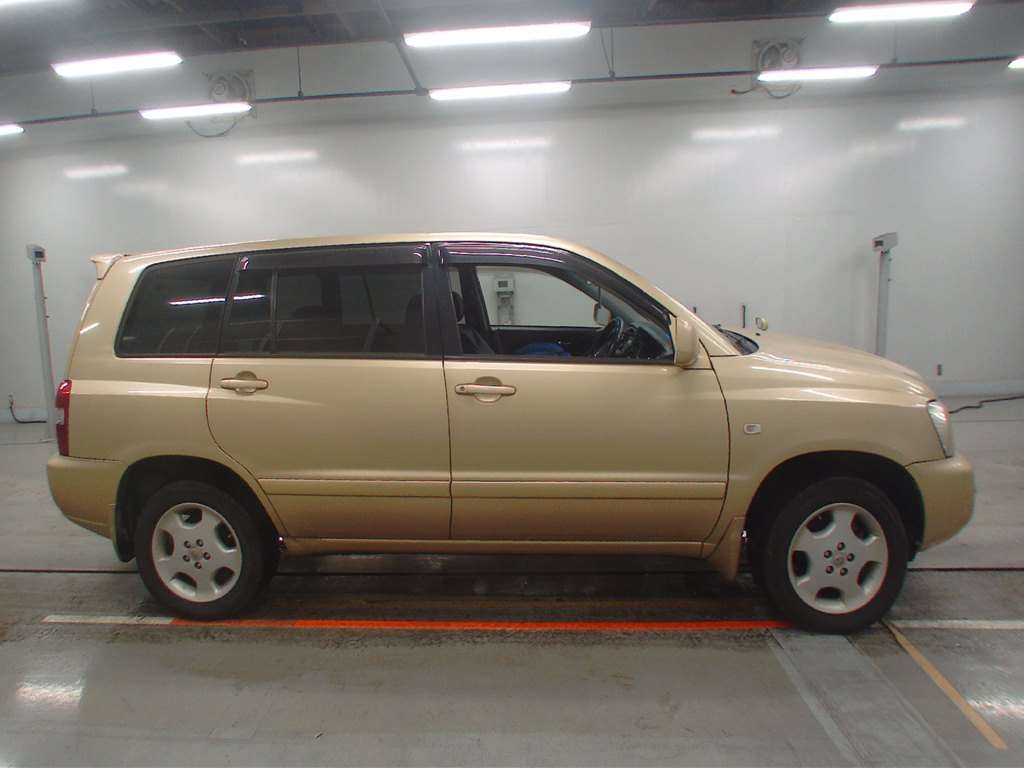 TOYOTA KLUGER V