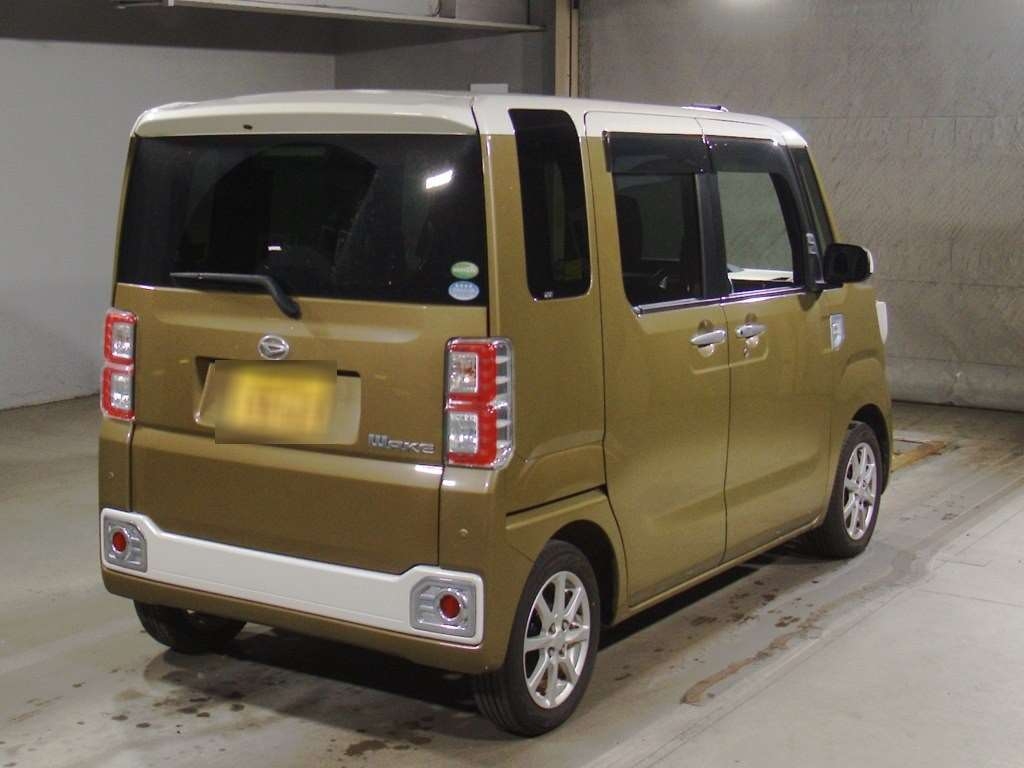 DAIHATSU WAKE