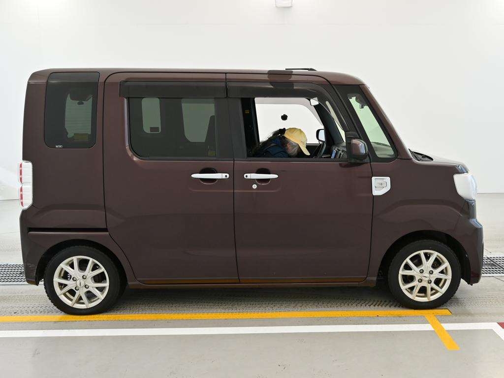 TOYOTA PIXIS MEGA