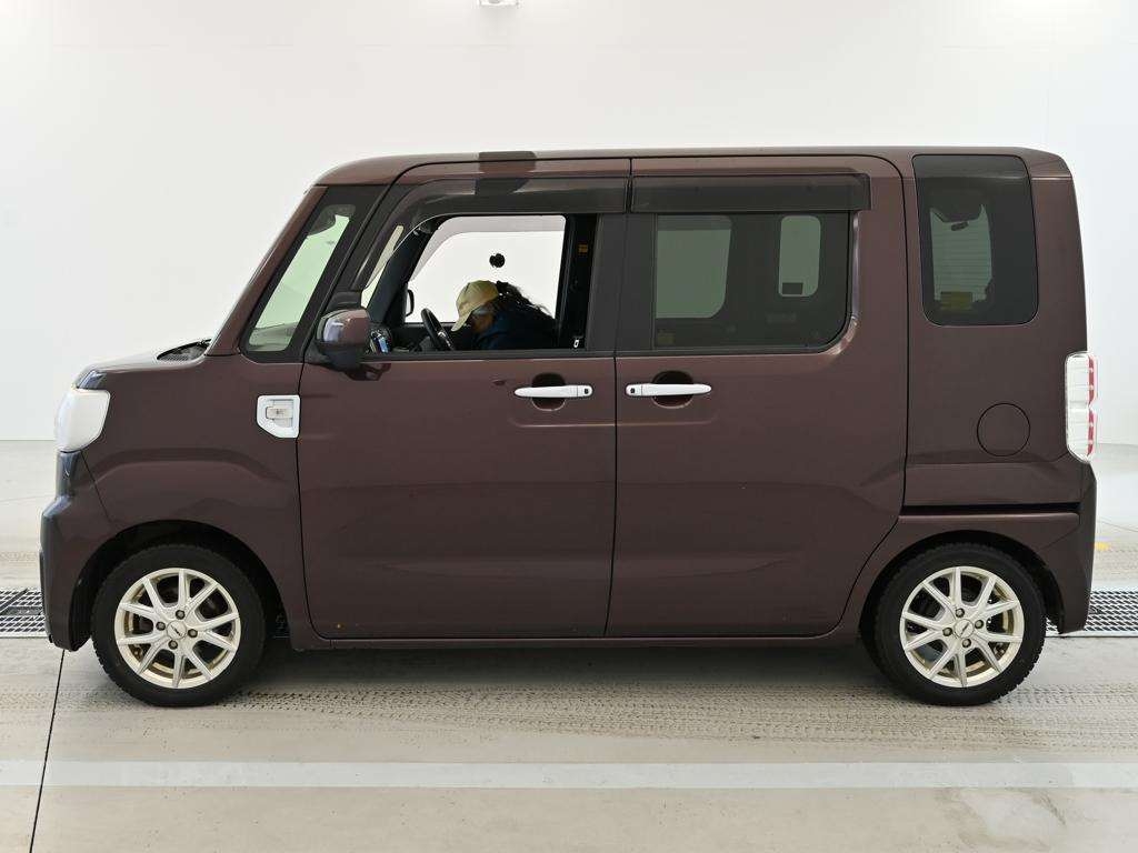 TOYOTA PIXIS MEGA