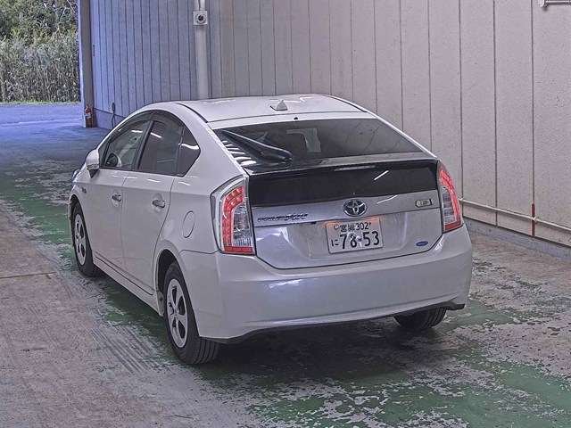 TOYOTA PRIUS PHV