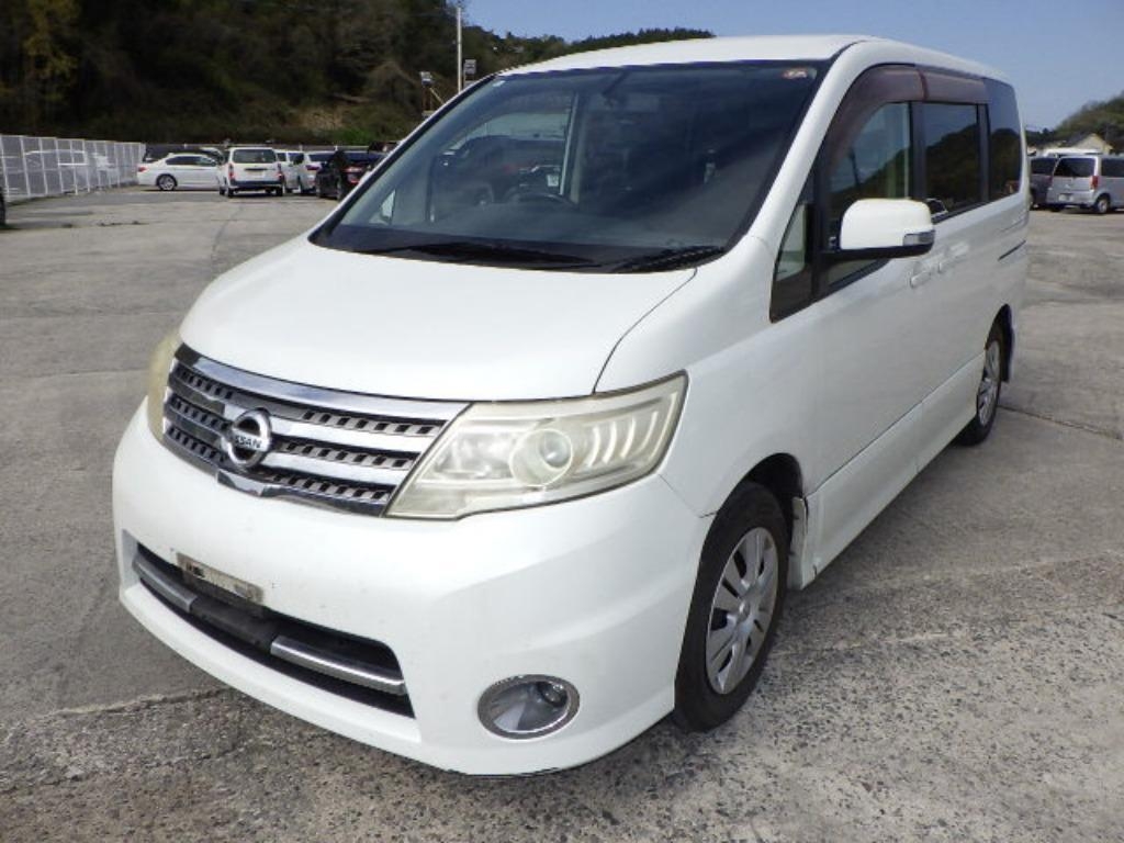 NISSAN SERENA