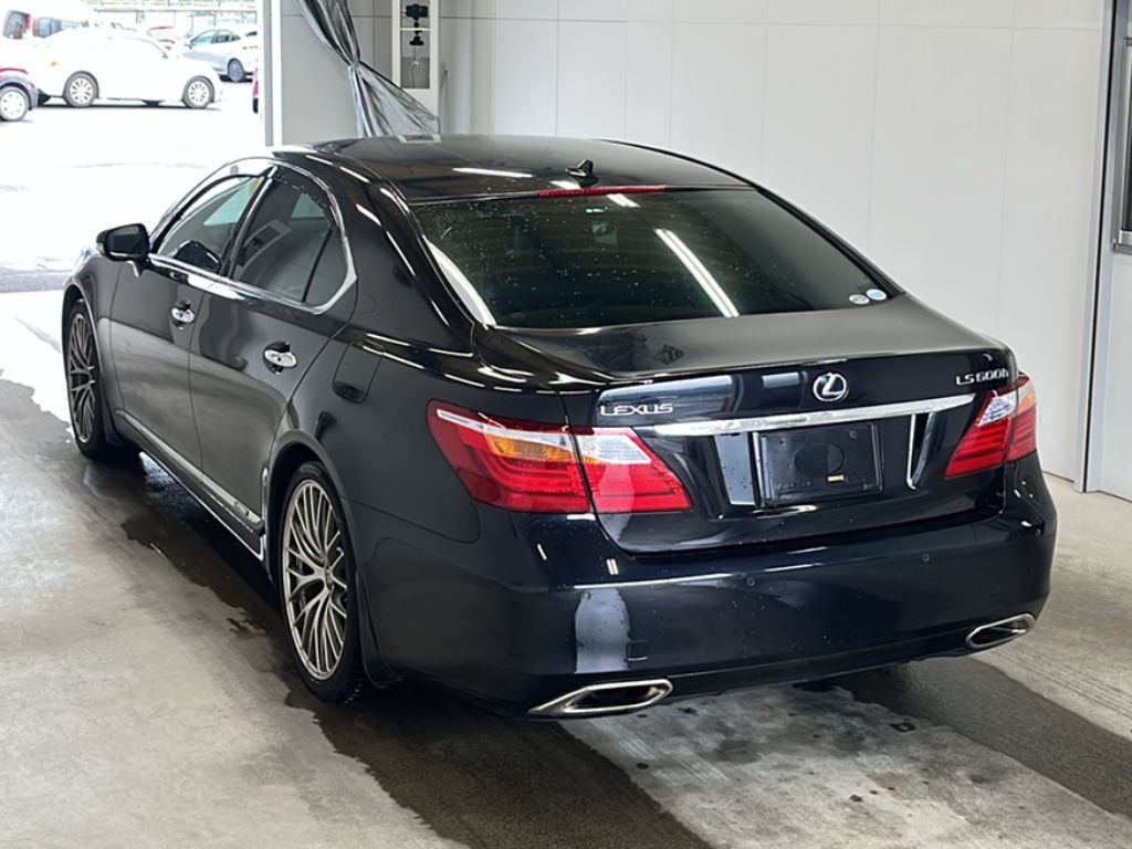 LEXUS LS600H