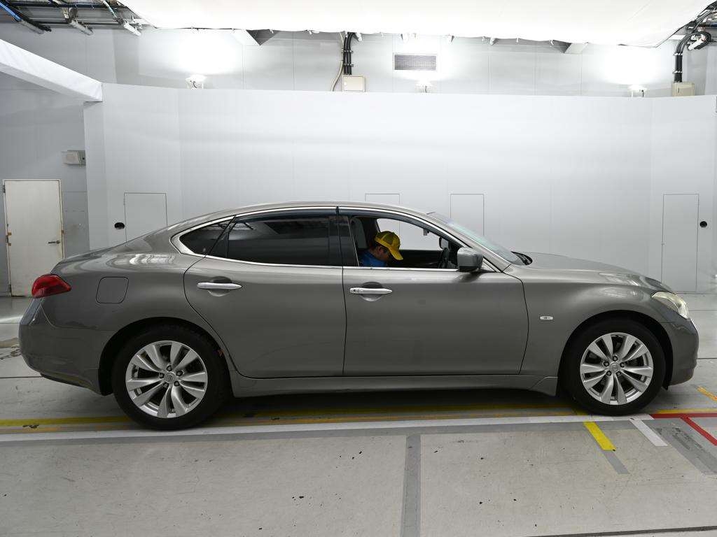 NISSAN FUGA