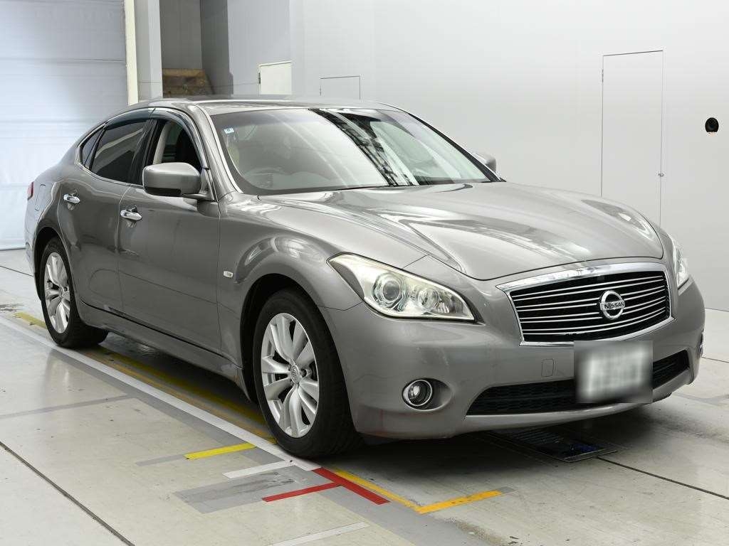 NISSAN FUGA