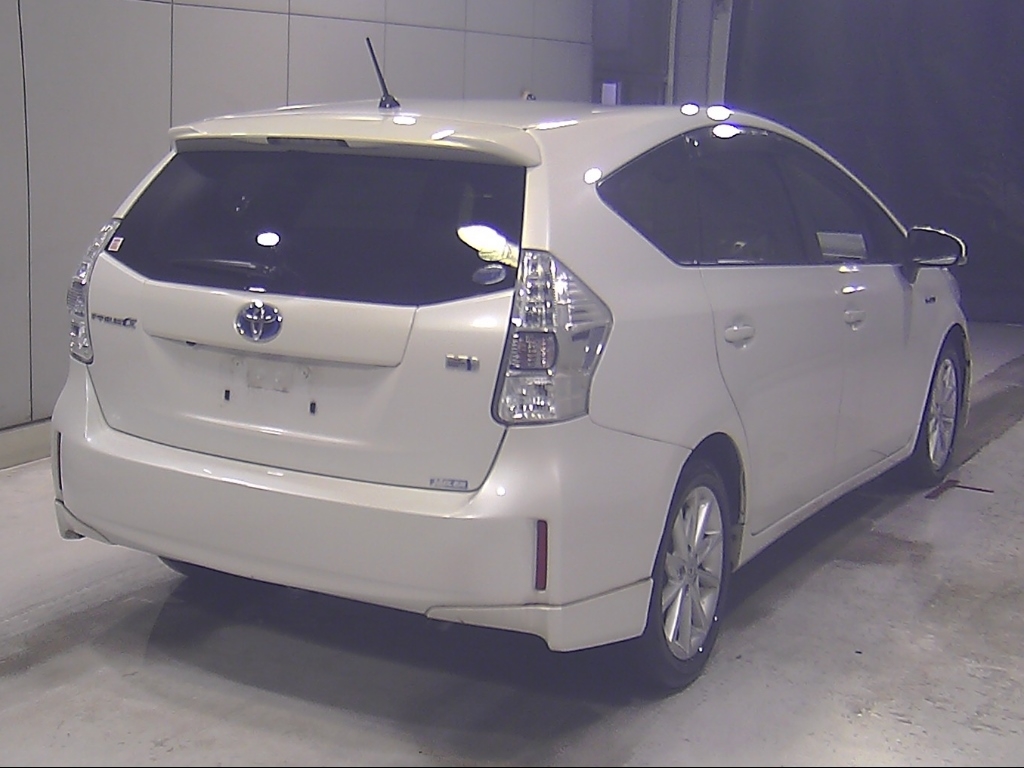 TOYOTA PRIUS ALPHA
