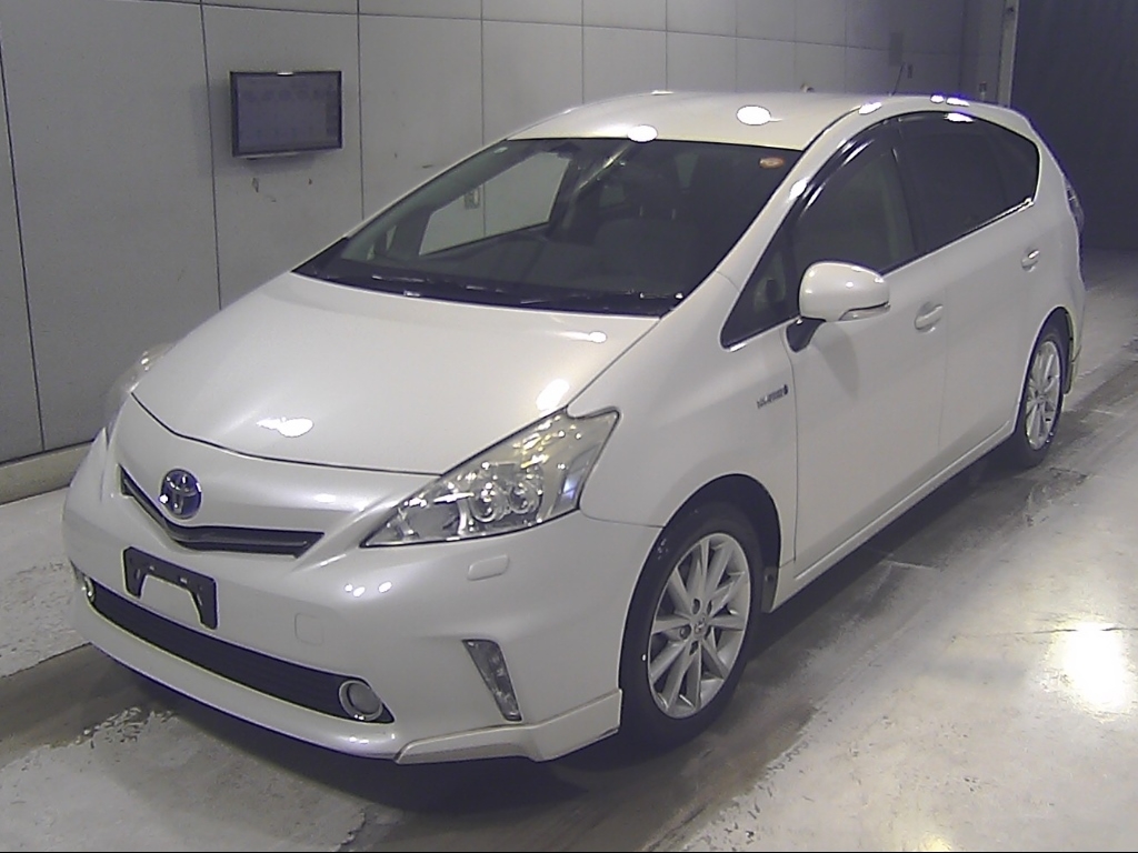 TOYOTA PRIUS ALPHA