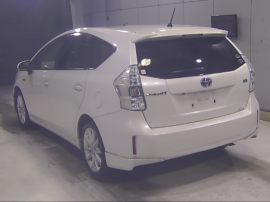 TOYOTA PRIUS ALPHA