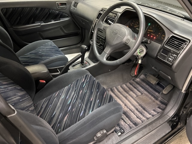 TOYOTA CARINA