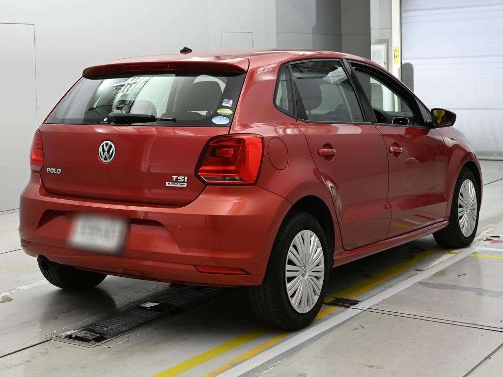 VOLKSWAGEN POLO