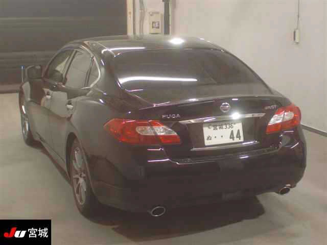 NISSAN FUGA