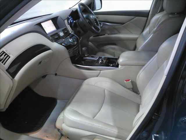 NISSAN FUGA
