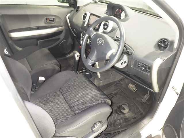 TOYOTA IST