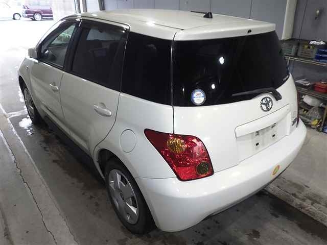 TOYOTA IST