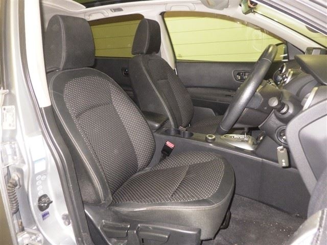 NISSAN DUALIS