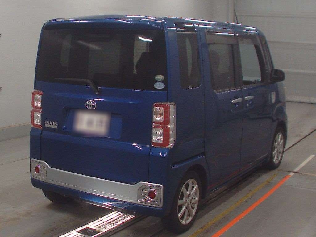 TOYOTA PIXIS MEGA