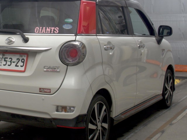 DAIHATSU CAST