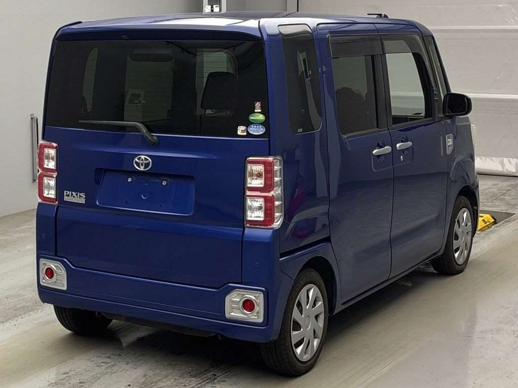 TOYOTA PIXIS MEGA