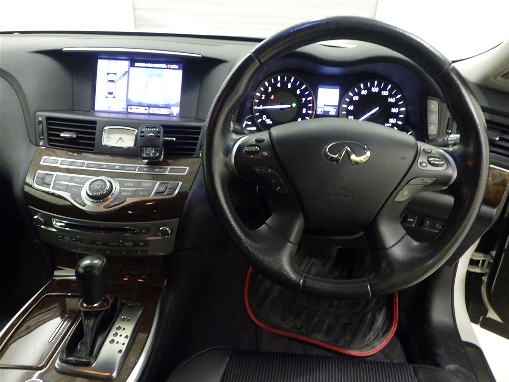 NISSAN FUGA